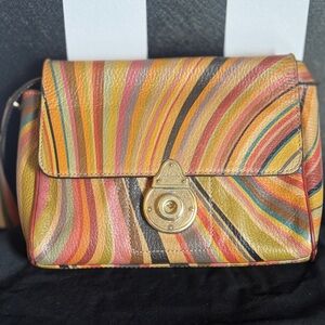 Used paul smith crossbody bag / can adjust the strap to use as a shoulder bag